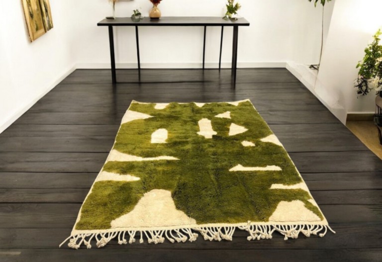 carpet-beni-ouarain-contemporary-white-green