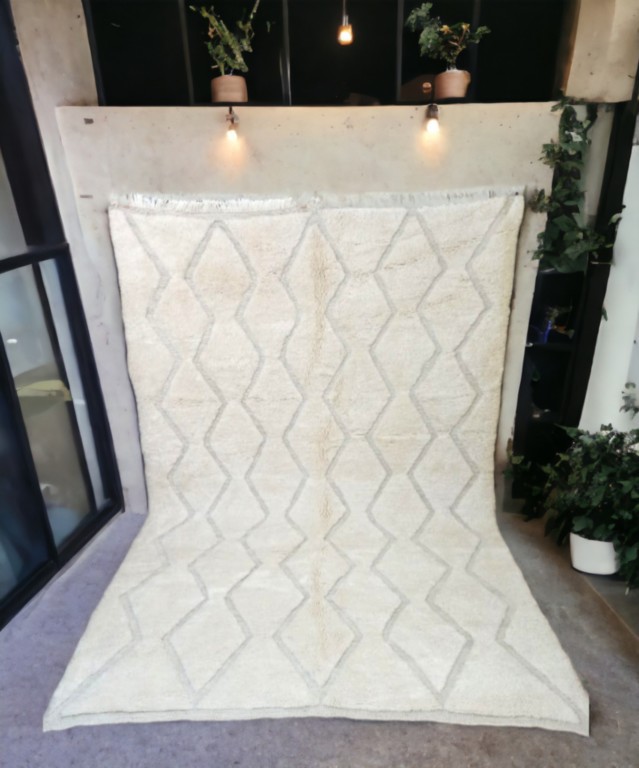 grand-tapis-blanc-design-berbere-305cm-200cm