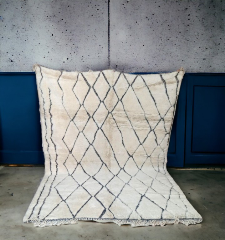 grand-tapis-marocain-design-noir-blanc-278-210cm
