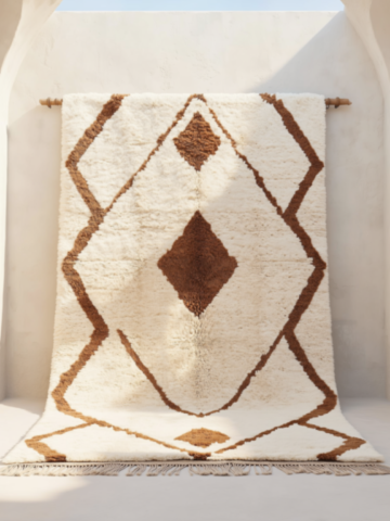 Handmade wool rug with diamond pattern from Morocco Handmade wool rug with diamond pattern from Morocco