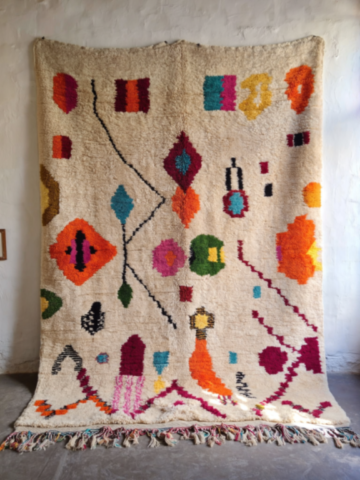 Tapis berbère multicolore – Design ethnique Tapis berbère multicolore – Design ethnique