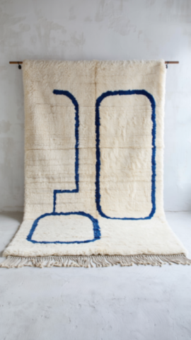 704C-Tapis-BeniOuarain-blanc-motif-bleu-3