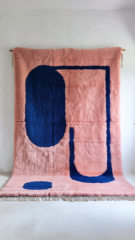 tapis-berbere-rose-motifs-bleus-13 tapis-berbere-rose-motifs-bleus-13