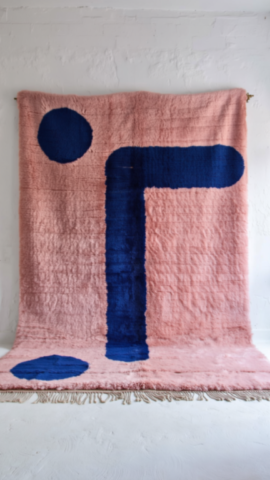 tapis-berbere-rose-motifs-bleus-14 tapis-berbere-rose-motifs-bleus-14