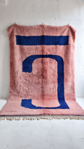 tapis-berbere-rose-motifs-bleus-9 tapis-berbere-rose-motifs-bleus-9